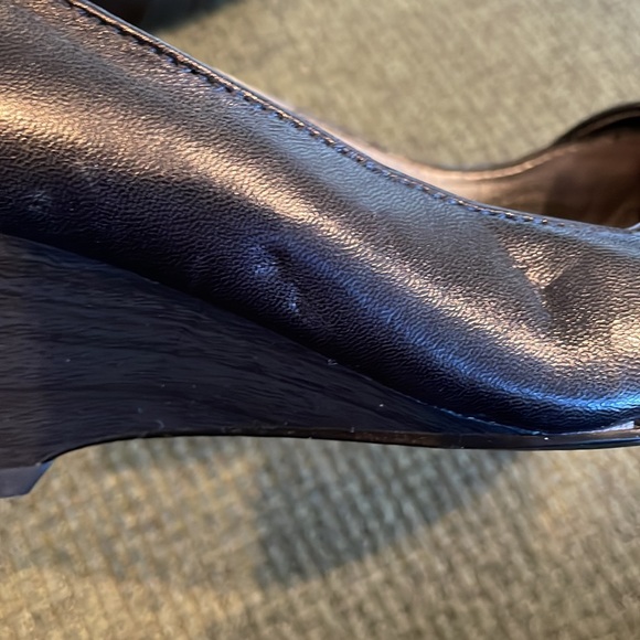 Report Black Wedge Heels (sz 7) - Picture 12 of 12